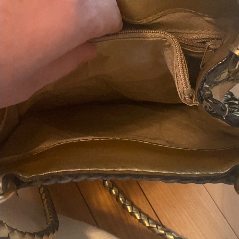 v i n t a g e :: 
 Elegant Gold Woven Handbag rare - Picture 3 of 5